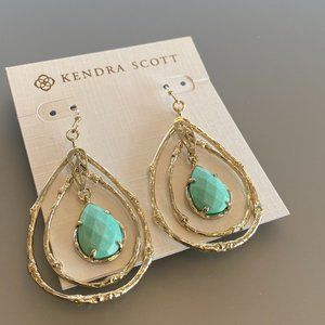 Kendra Scott Cypress Gold Earrings in Sea foam Green/New
